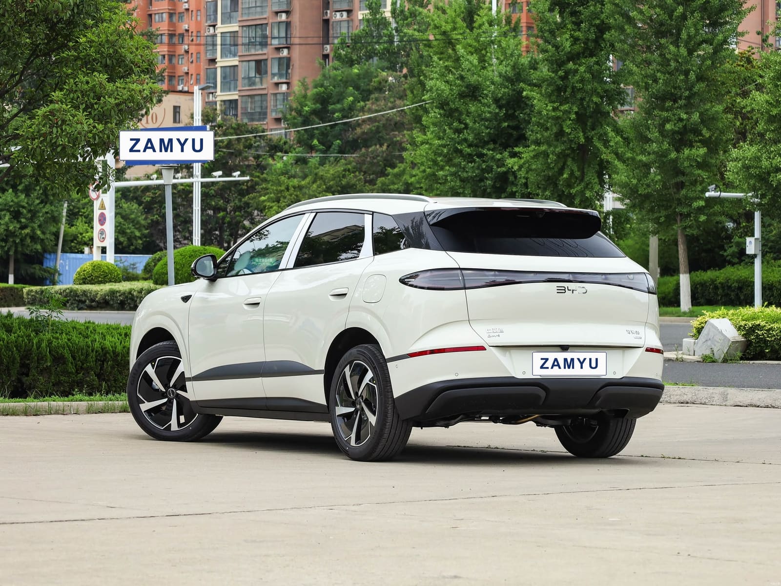 Vehicle photo — side profile