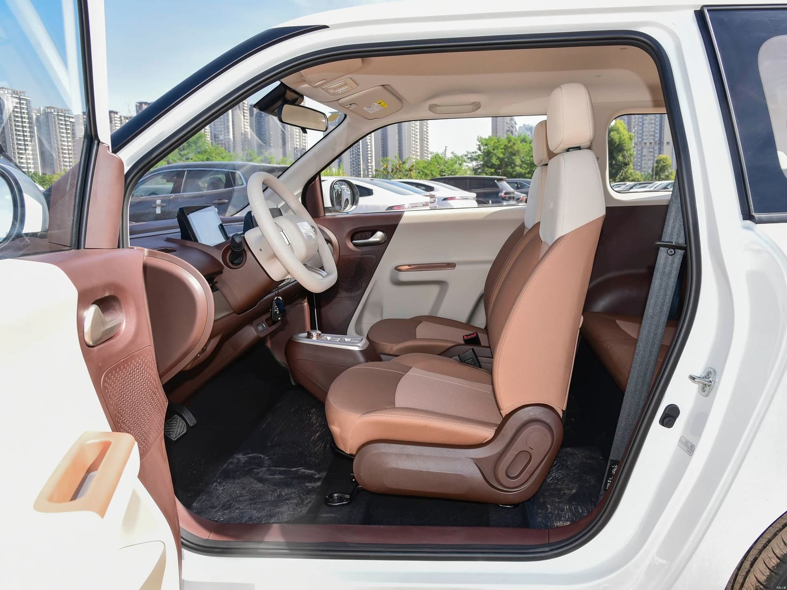 Vehicle photo — dashboard