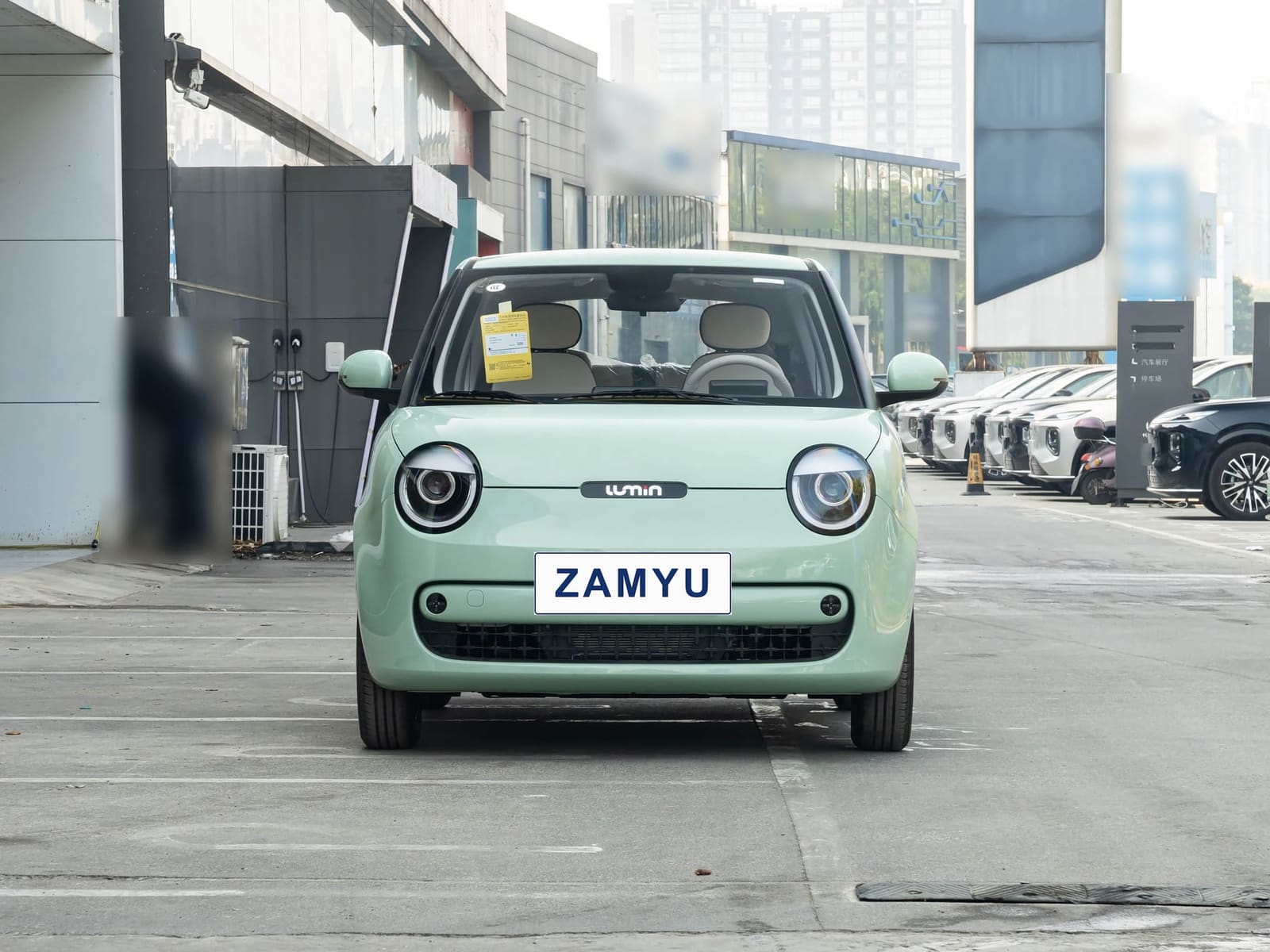 Vehicle photo — front view