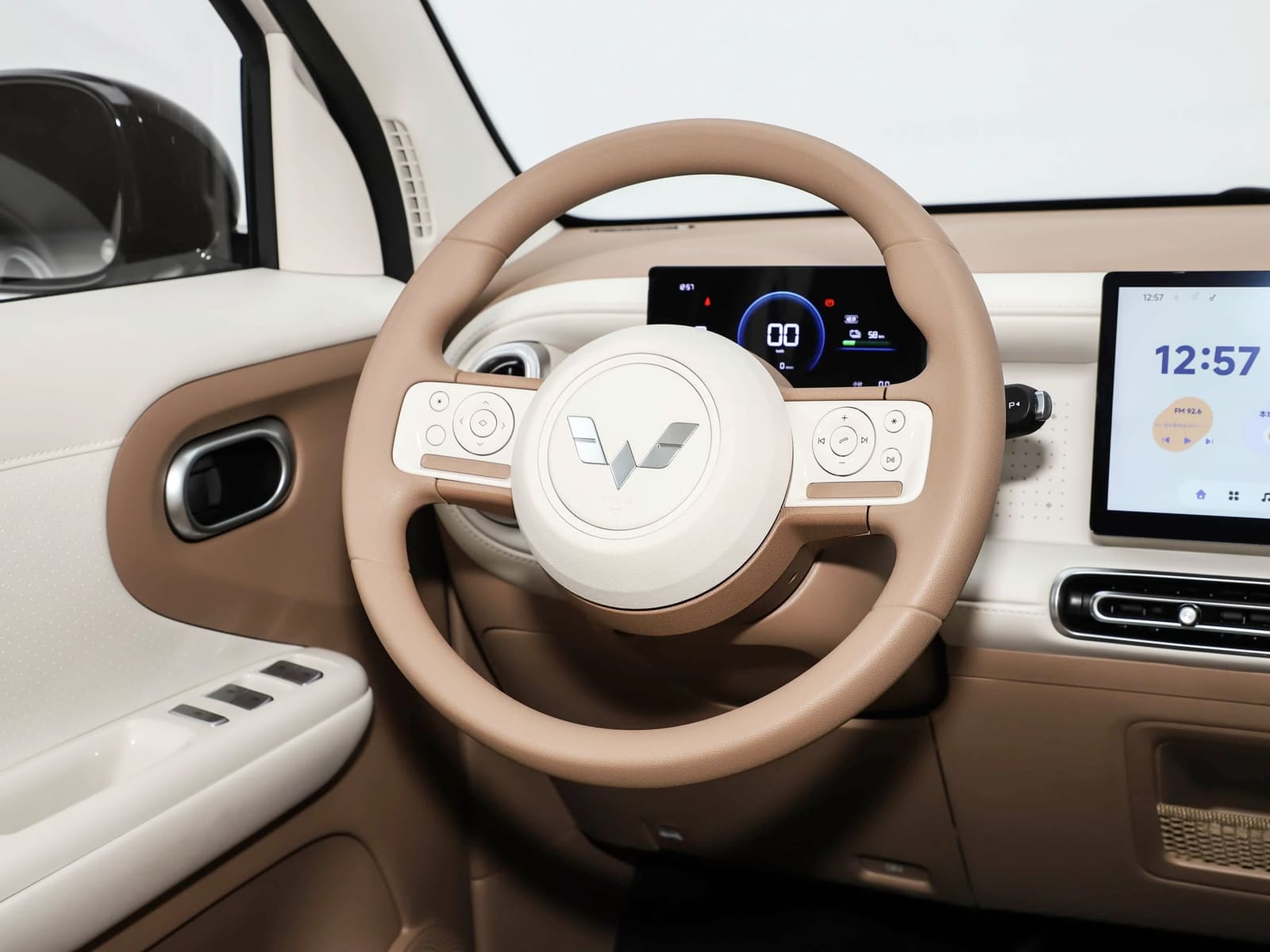 Vehicle photo — rear view