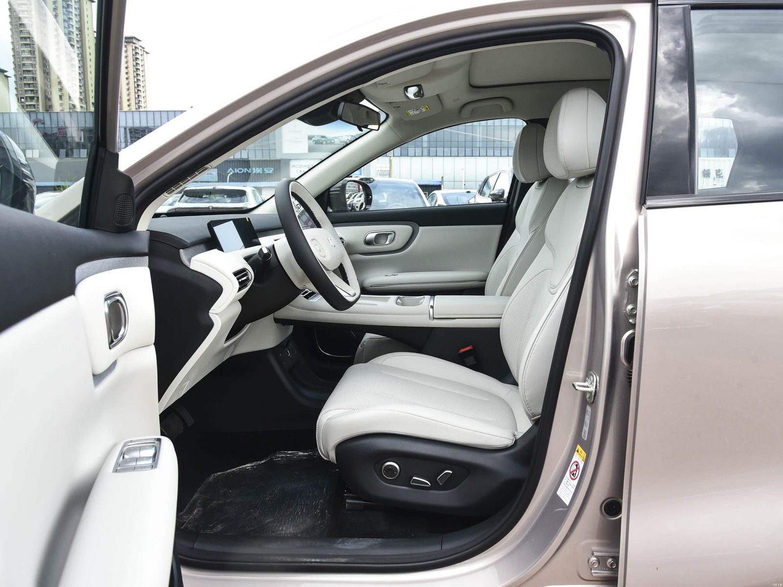2026 Changan Qiyuan Q05 — interior