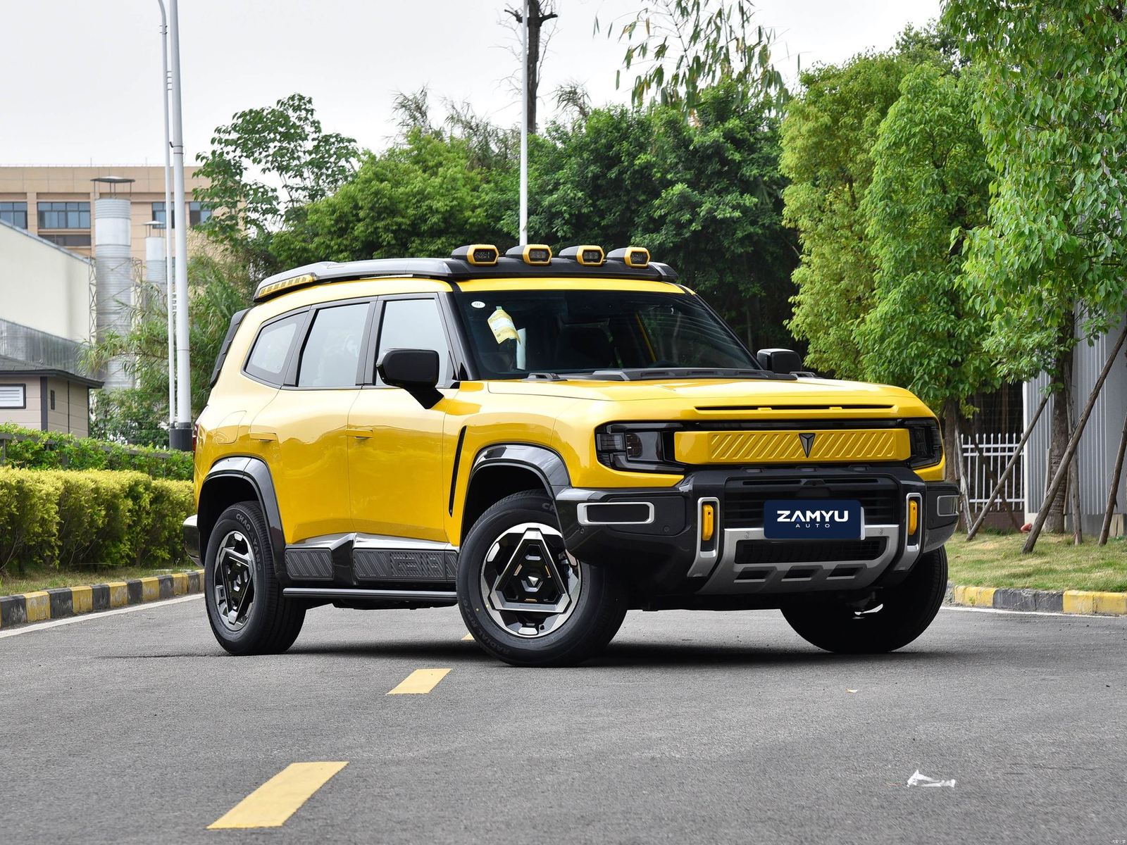 2025 Deepal G318 — front view