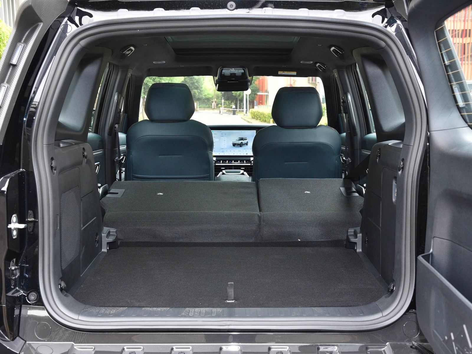 2025 Deepal G318 — boot