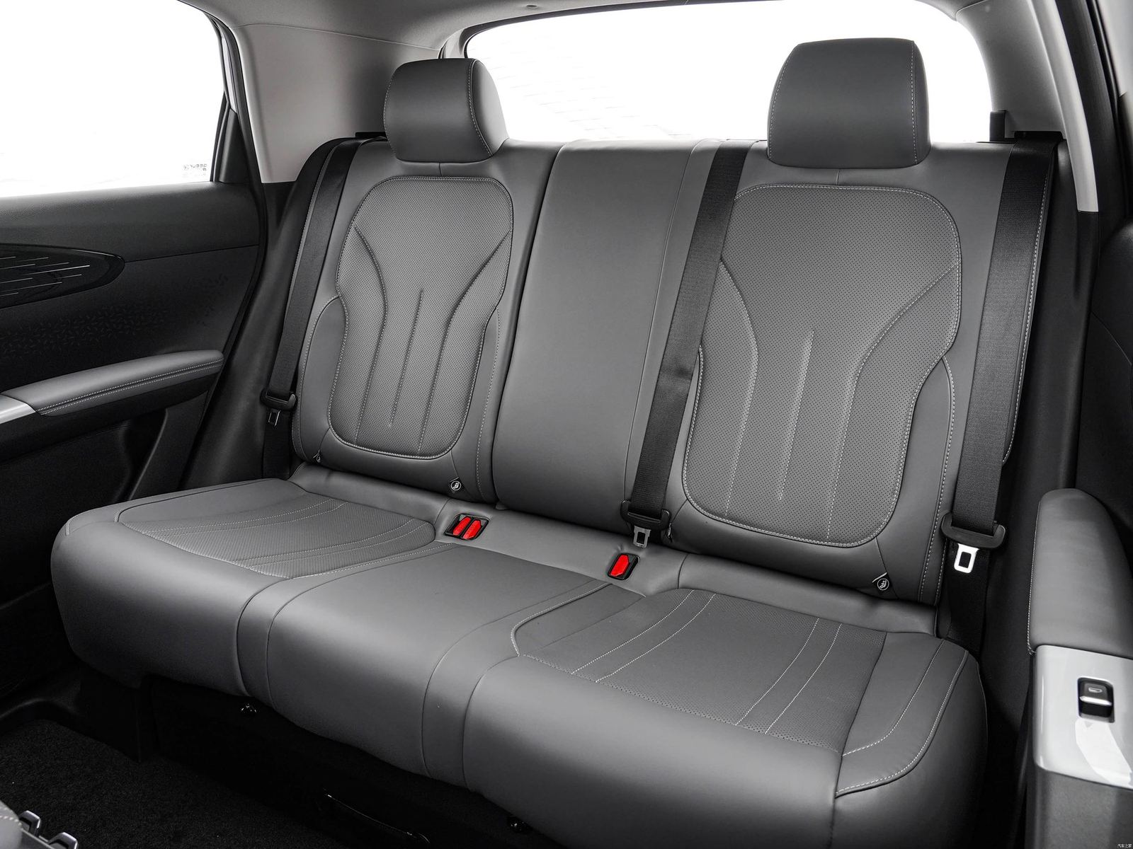 2026 Geely Xingyuan — seats
